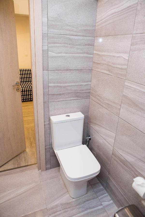 Stylish, Comfortable, Basement Loft-Like Apartment With Amenities 아테네 외부 사진