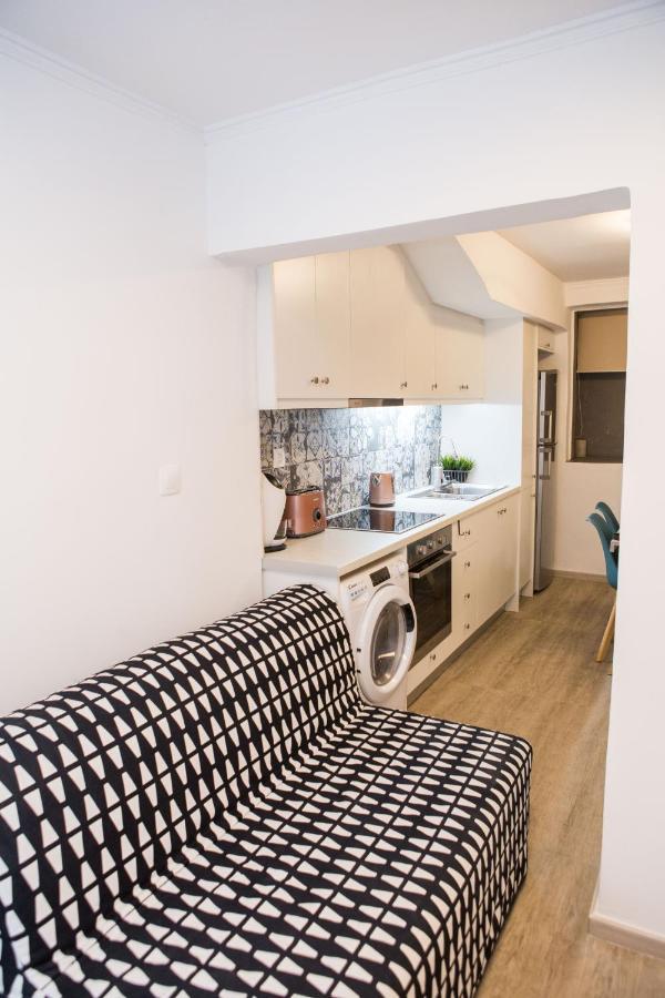 Stylish, Comfortable, Basement Loft-Like Apartment With Amenities 아테네 외부 사진