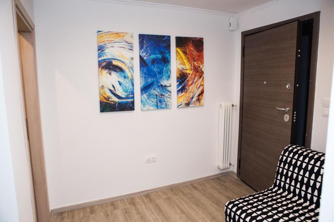 Stylish, Comfortable, Basement Loft-Like Apartment With Amenities 아테네 외부 사진