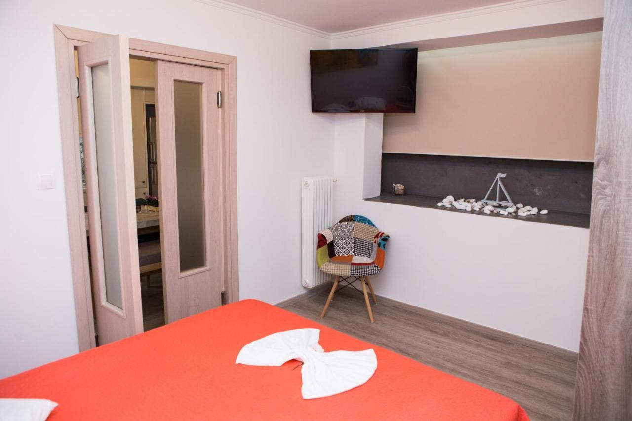 Stylish, Comfortable, Basement Loft-Like Apartment With Amenities 아테네 외부 사진