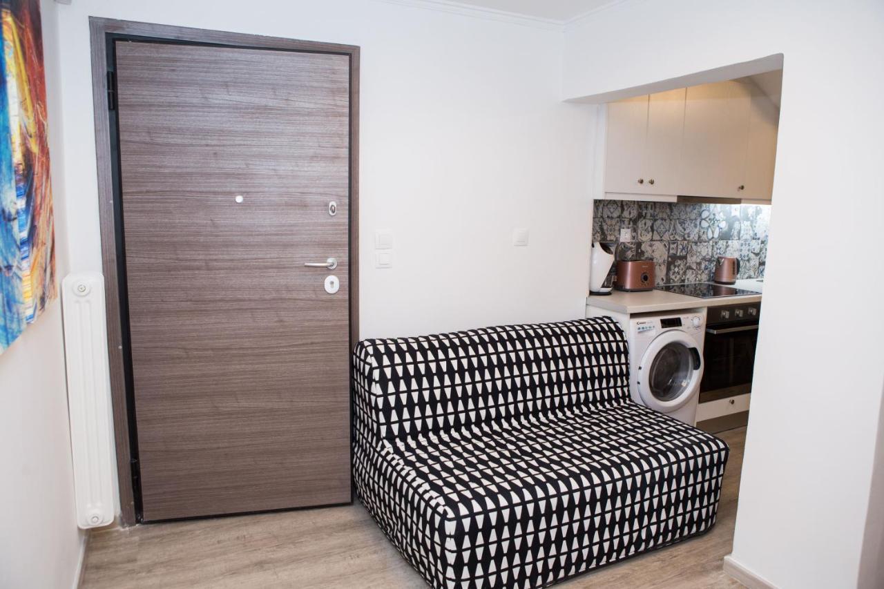 Stylish, Comfortable, Basement Loft-Like Apartment With Amenities 아테네 외부 사진
