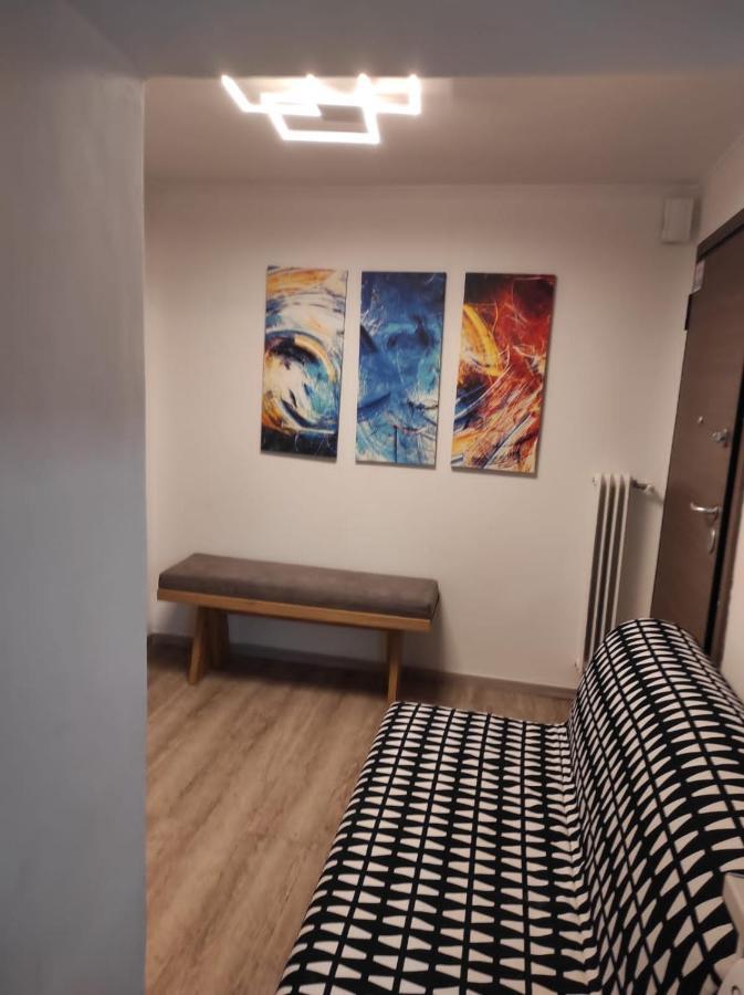 Stylish, Comfortable, Basement Loft-Like Apartment With Amenities 아테네 외부 사진