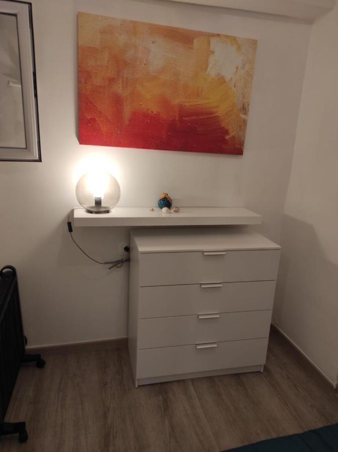 Stylish, Comfortable, Basement Loft-Like Apartment With Amenities 아테네 외부 사진