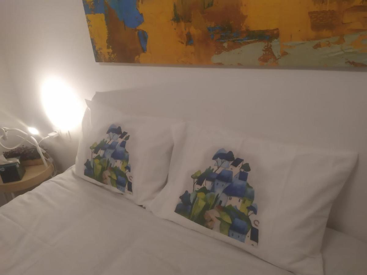 Stylish, Comfortable, Basement Loft-Like Apartment With Amenities 아테네 외부 사진
