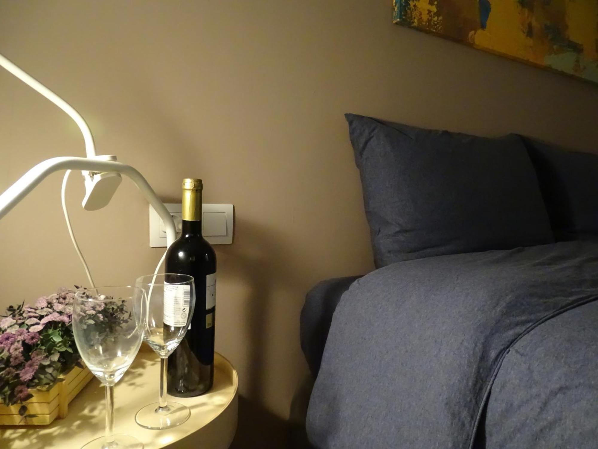 Stylish, Comfortable, Basement Loft-Like Apartment With Amenities 아테네 외부 사진