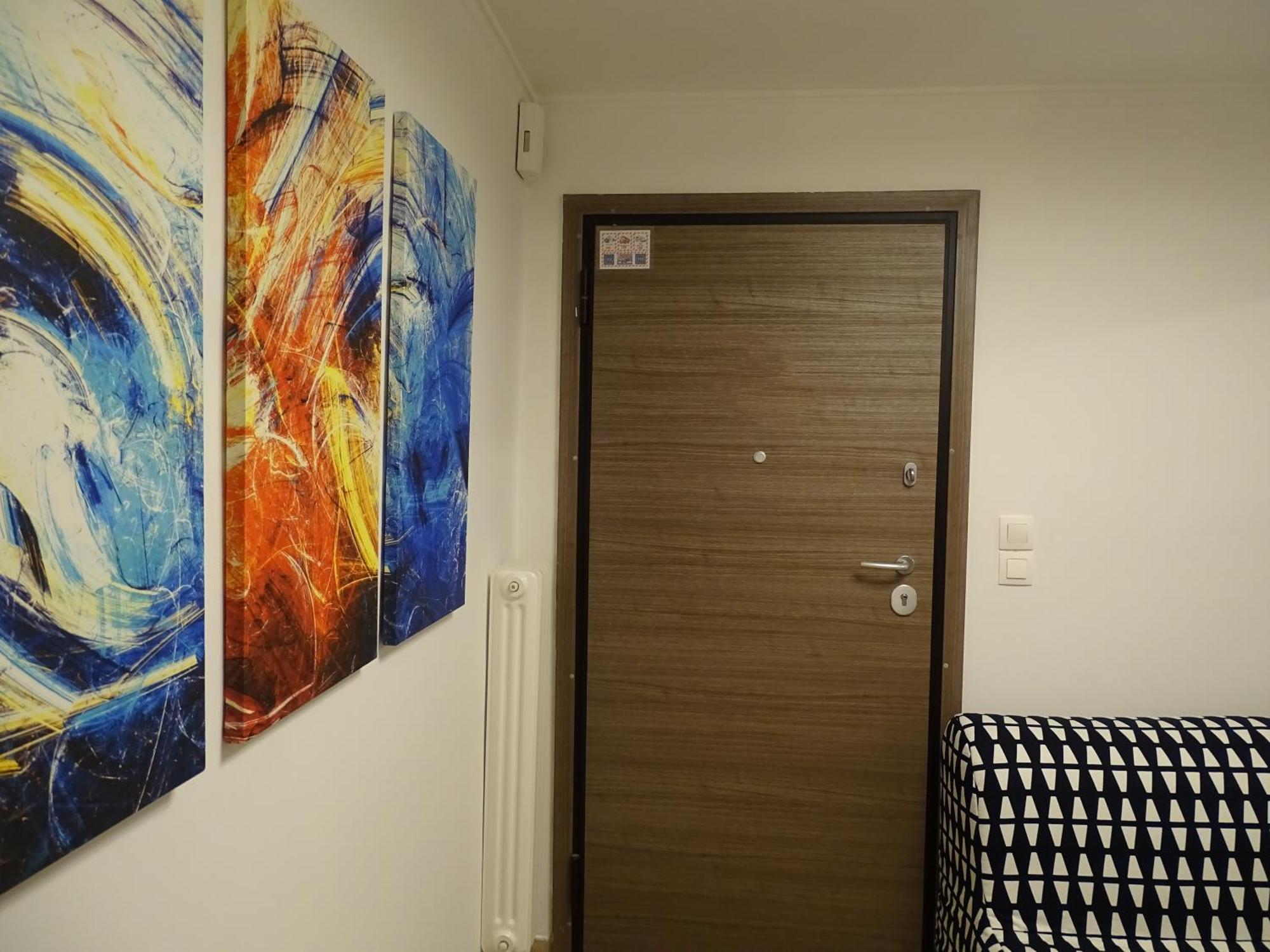 Stylish, Comfortable, Basement Loft-Like Apartment With Amenities 아테네 외부 사진