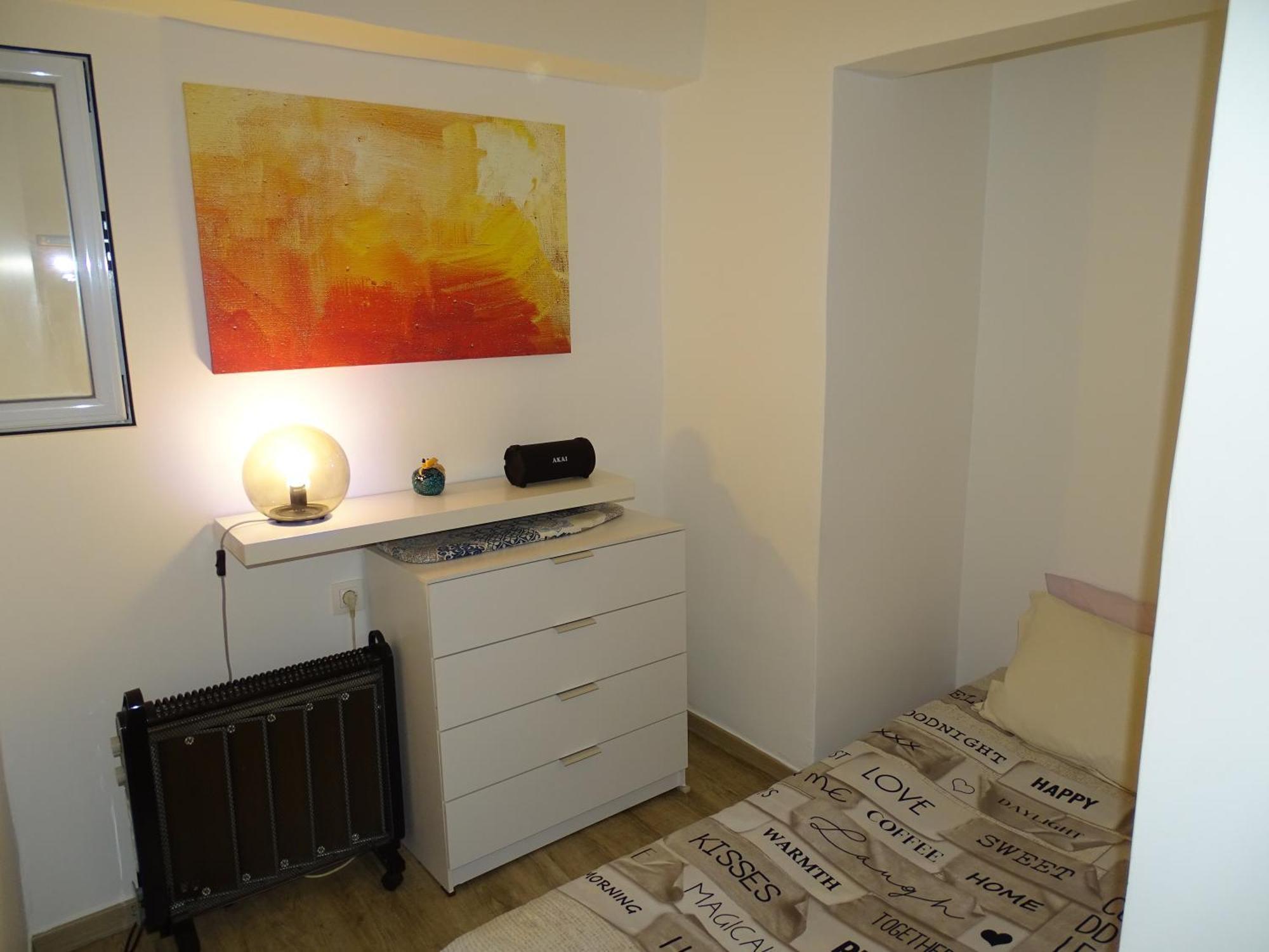 Stylish, Comfortable, Basement Loft-Like Apartment With Amenities 아테네 외부 사진