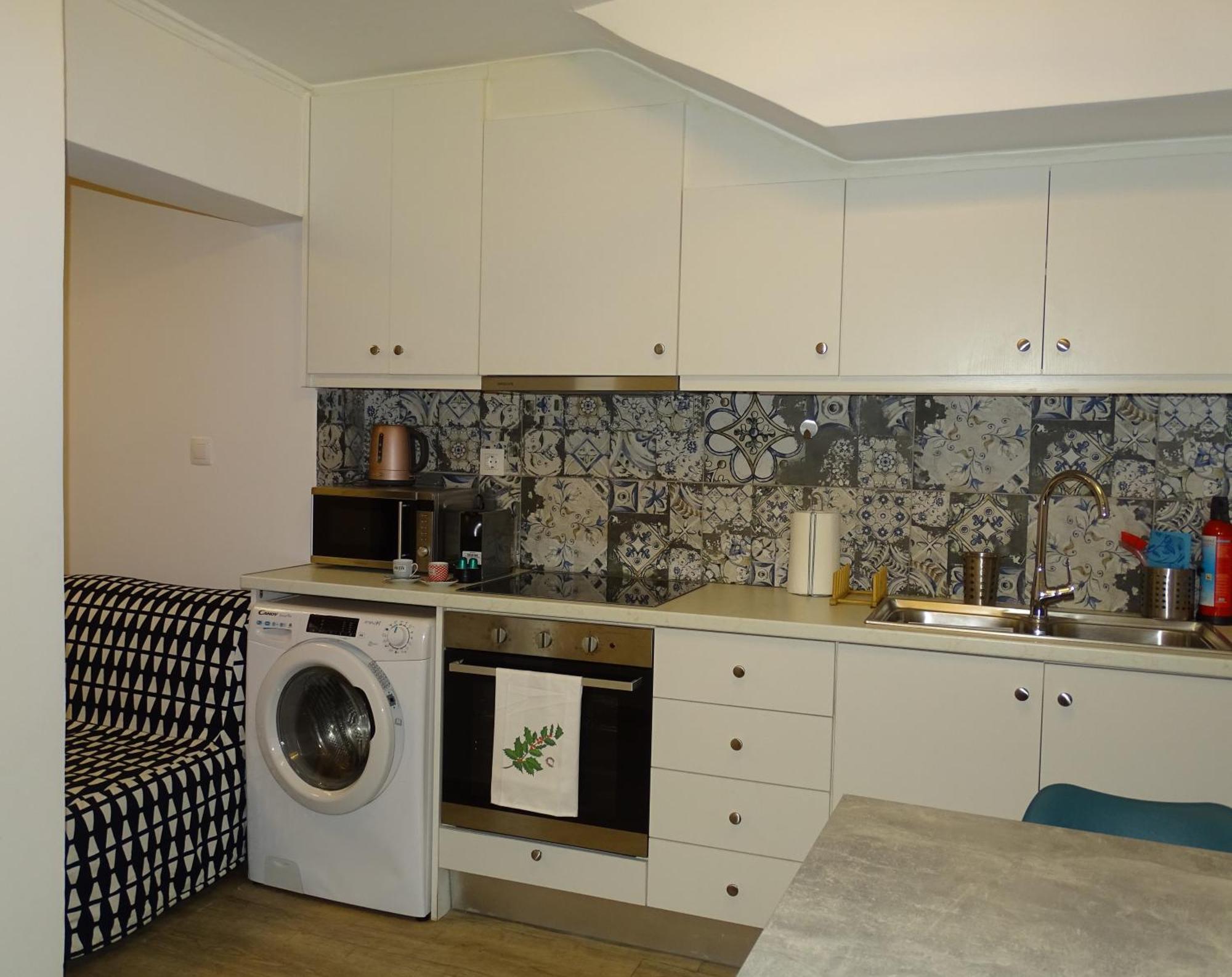 Stylish, Comfortable, Basement Loft-Like Apartment With Amenities 아테네 외부 사진